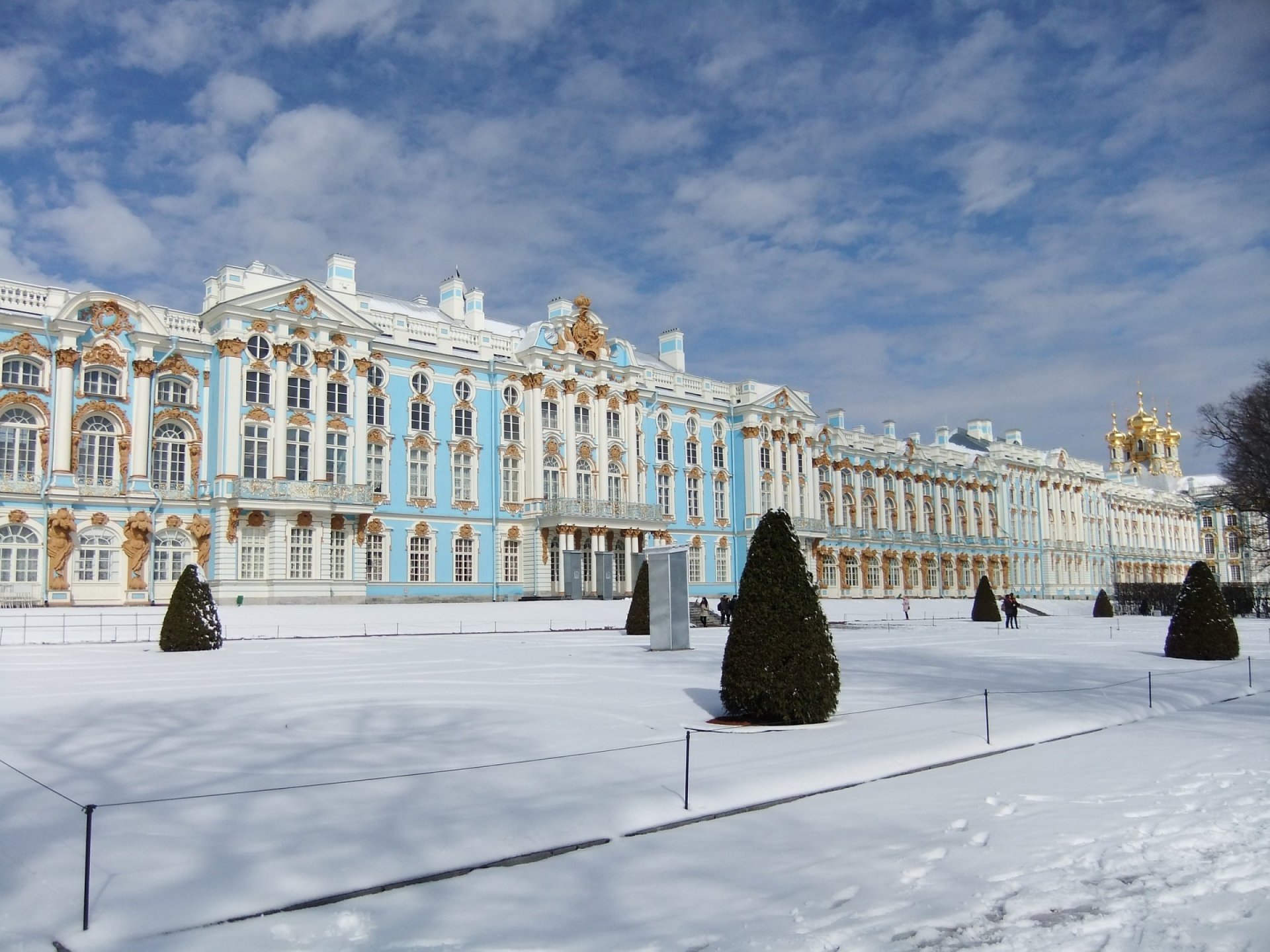 Зимний санкт петербург. Екатерининский дворец в Санкт-Петербурге. Эрмитаж Царское село зимой. Екатерининский дворец зимой. Санкт-Петербург зима.