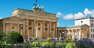 Екскурзия в ЧЕХИЯ и ГЕРМАНИЯ - Прага и Берлин - със самолет и обслужване на български език!