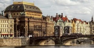 Екскурзия в ЧЕХИЯ - Прага - златният град - със самолет - специална ваканционна програма за над 55 годишни & приятели!