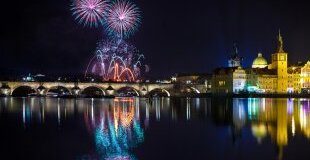 Екскурзия в ЧЕХИЯ - Нова година в Прага и Карлови Вари - 5 нощувки, със самолет и водач на български език!