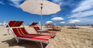 Почивка в ИТАЛИЯ - РИМИНИ, хотел Vittoria 4* - с директен полет до Римини и обслужване на български език! Гарантирани места!